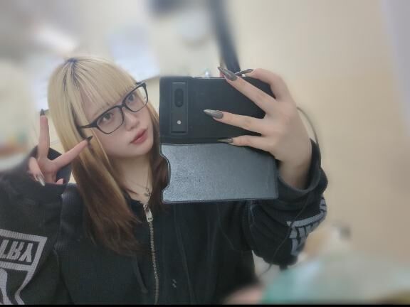 女オタクだ&#8252;&#65039;&#129299;