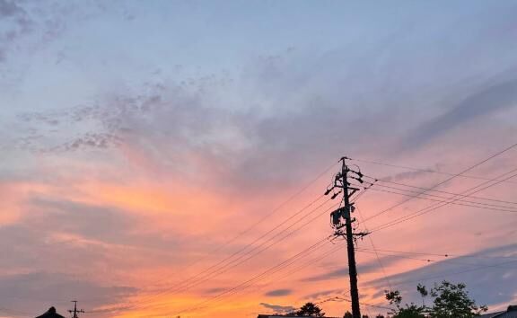 １８時４５分