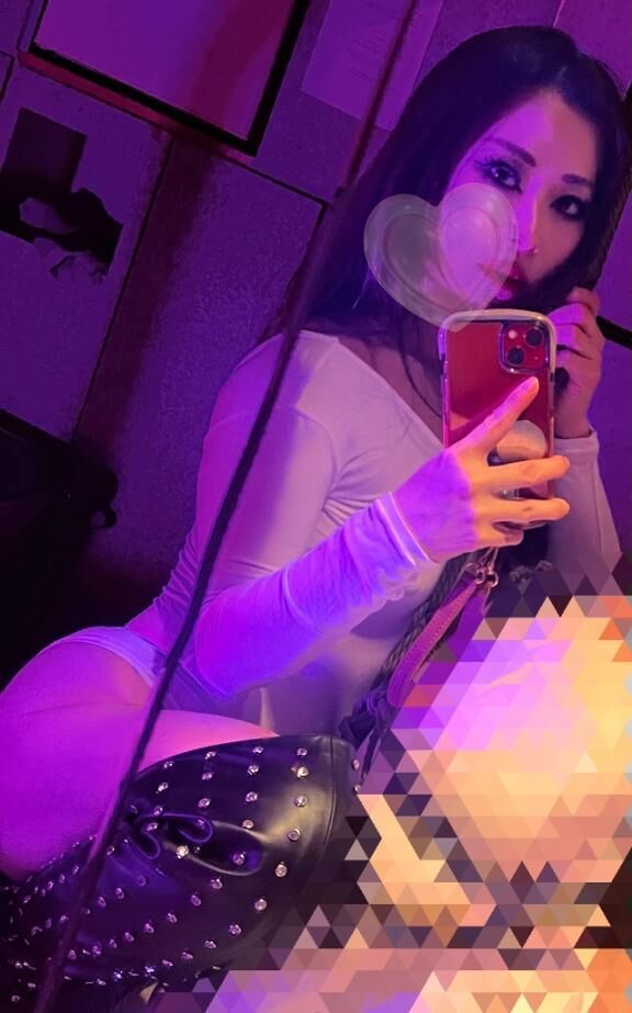 白