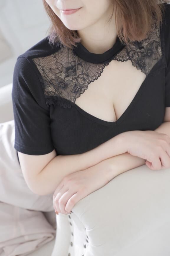 ちょっとだけ…手、握ってくれる？&#9825;&#9825;