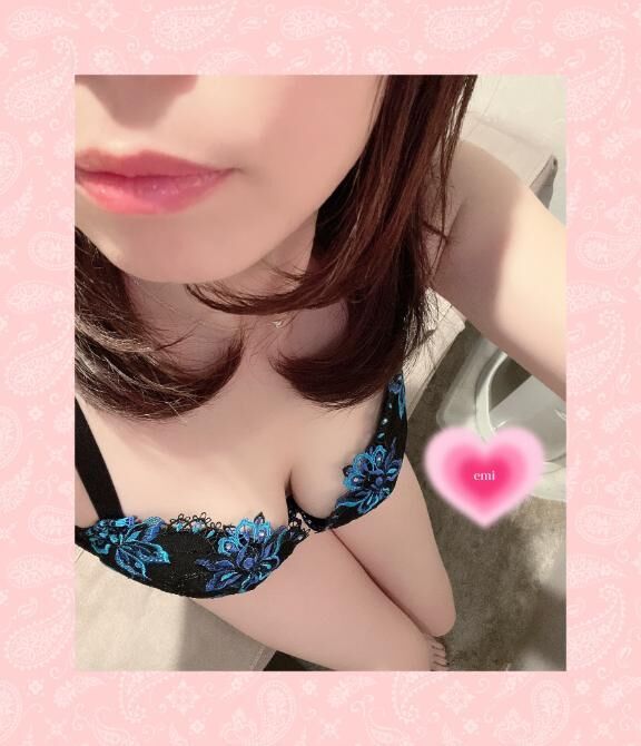膝まづいてご奉仕