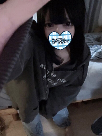 ５人ぐらいにおっぱい舐められてた