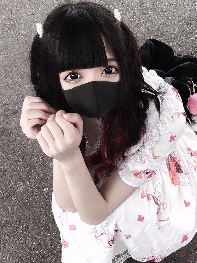 その隙間…