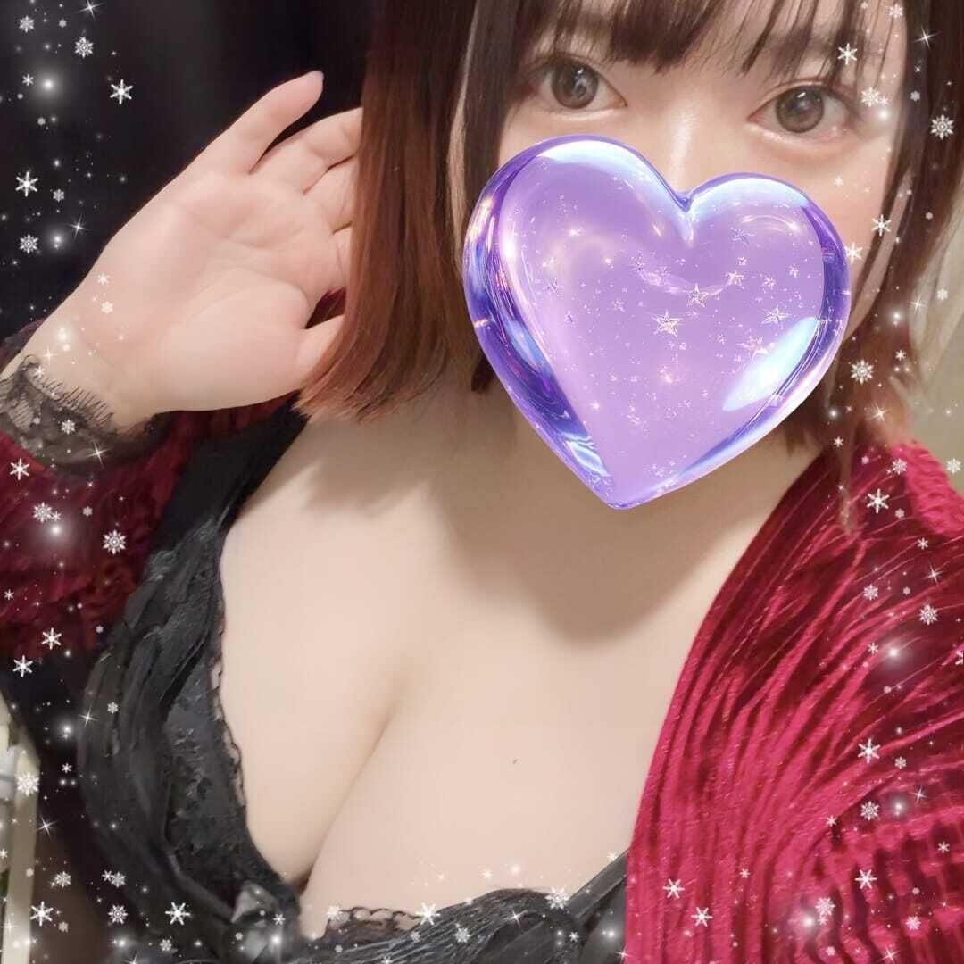 (&#10047;&#10075;&#9697;&#10075;&#3642;&#3642;)