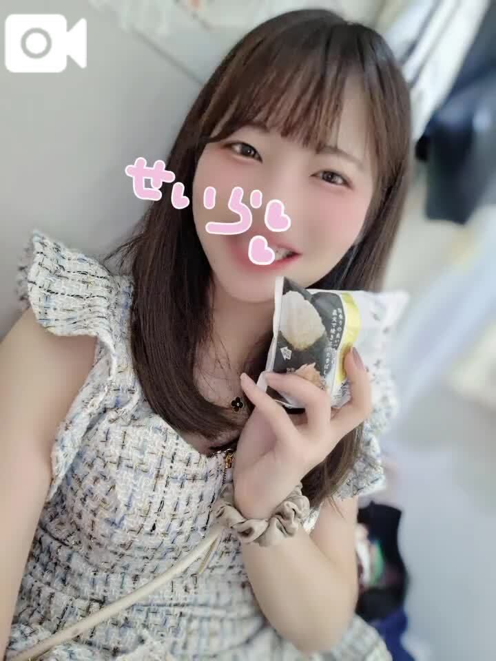 笑うと〇〇なんです…&#9825;