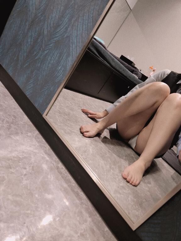lω･`)ﾁﾗｯ