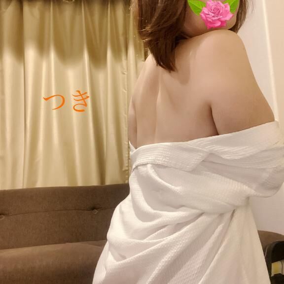 後ろから。