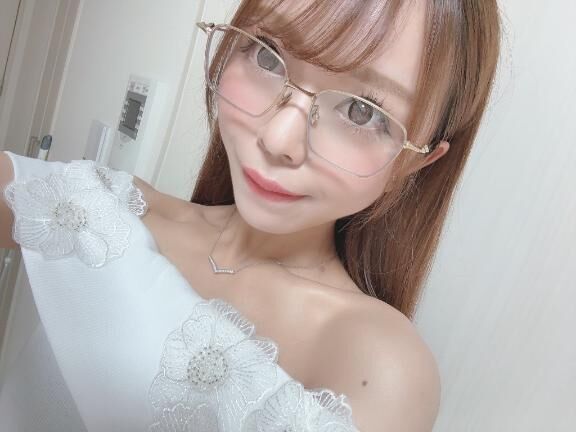 明日21:15-1枠のみご案内可能です&#128150;