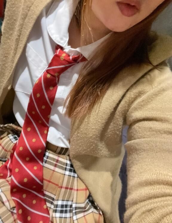 あやなはリアル制服ネクタイだったよ