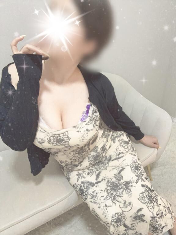 外で…
