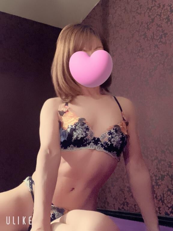 本日&#9825;13時から居ます&#128155;
