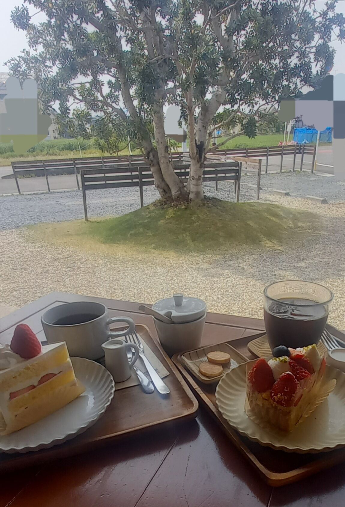 出勤しています。