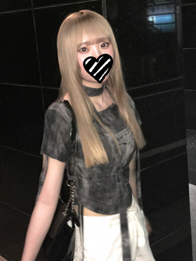 玄関でそのままえっちしちゃうH様