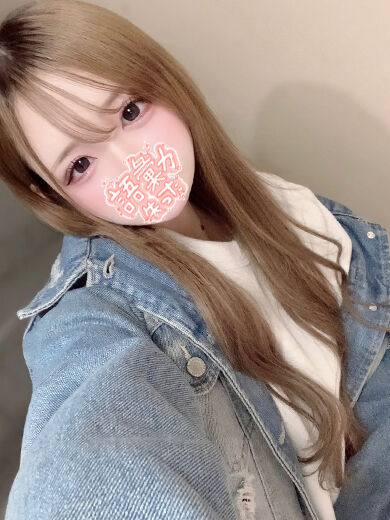 聖水、シミ付きパンツに大興奮の変態君