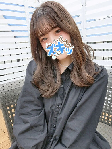 ビジホの窓際でバックで突かれまくった