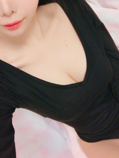 ノーパン自転車でおじさま悩殺