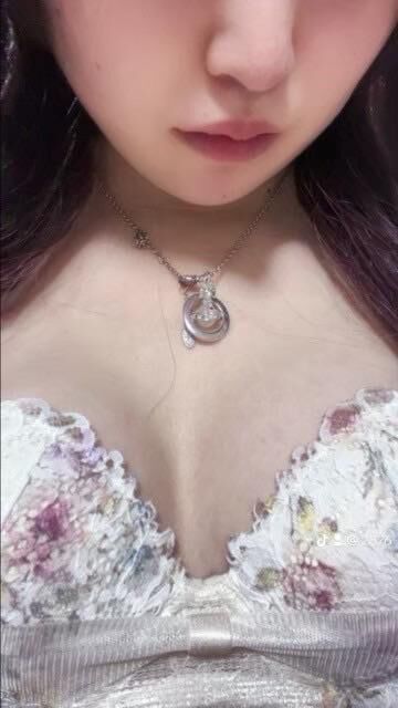 初出勤&#9825;&#9825;マシュマロおっ〇い揉んでみる？