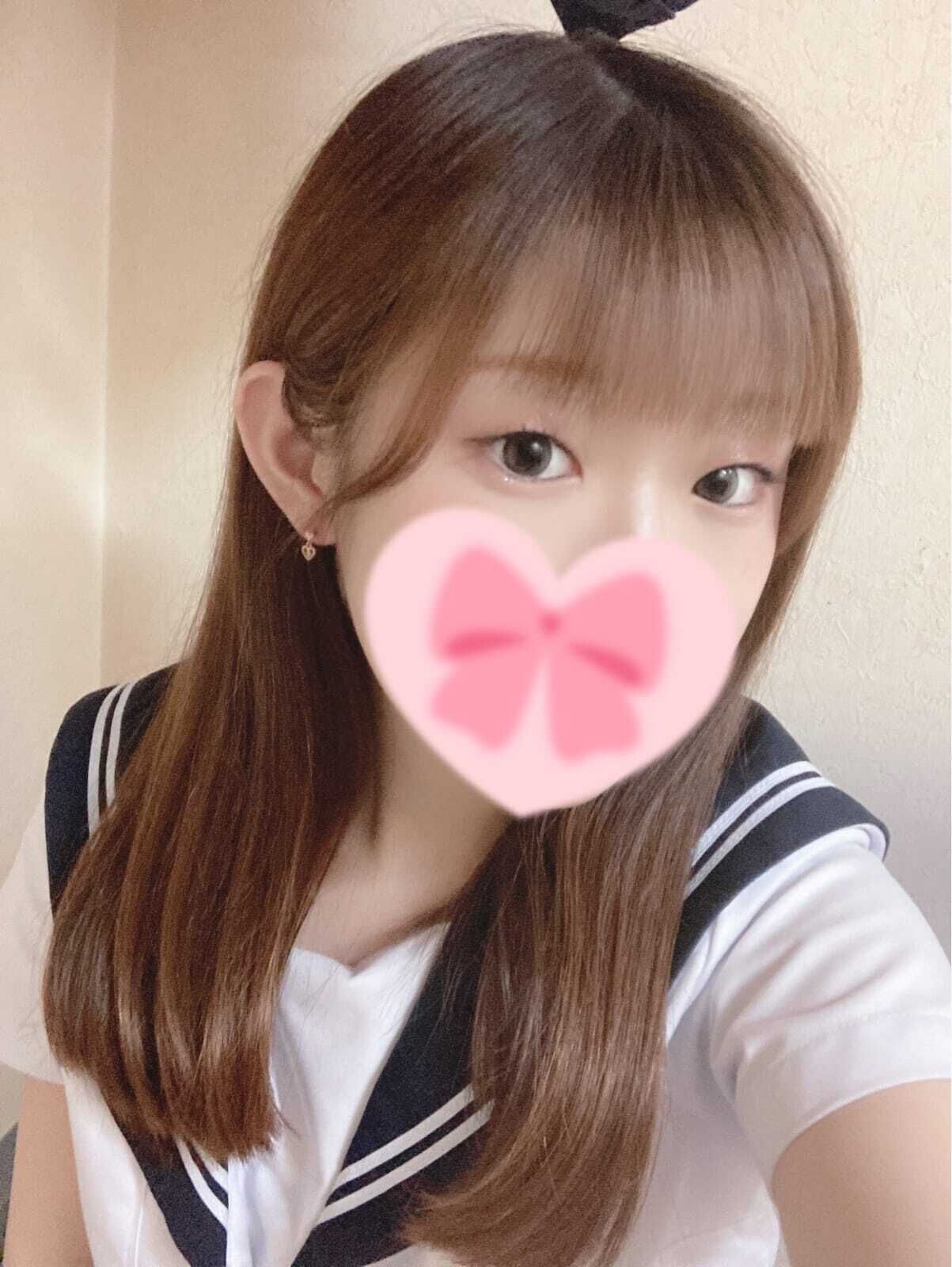 ちっちゃいお口でご奉仕