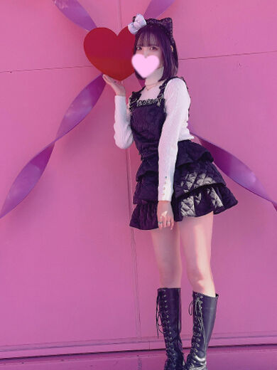 着衣のままパンツをずらした隙間からおちんちん挿入