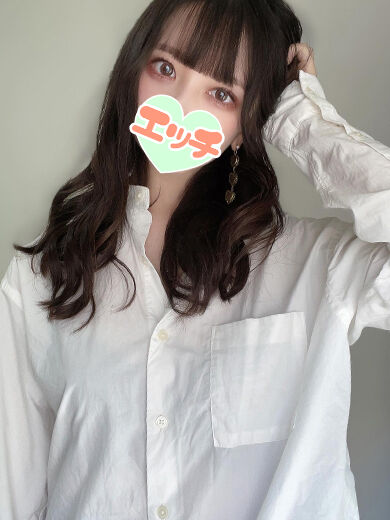お布団の隙間から,,びんびんに勃起した