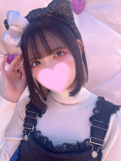 えっちな妄想がめぐってオナニーしちゃう…
