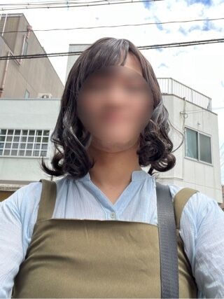 新しい髪型にしてみました。