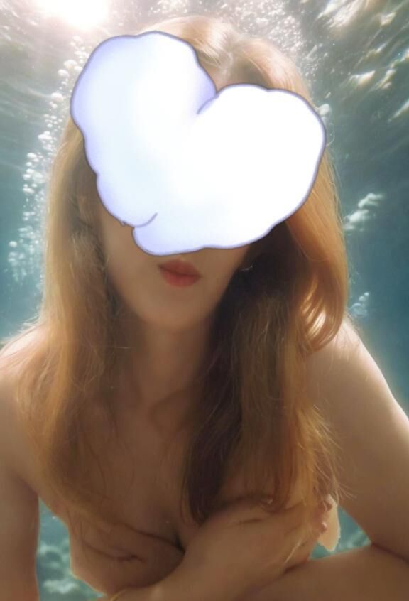 お仕事お疲れ様です♡　今日はしっかり午後4時から出勤します♡♡♡　今月もどうぞよろしくお願いいたします♡♡♡