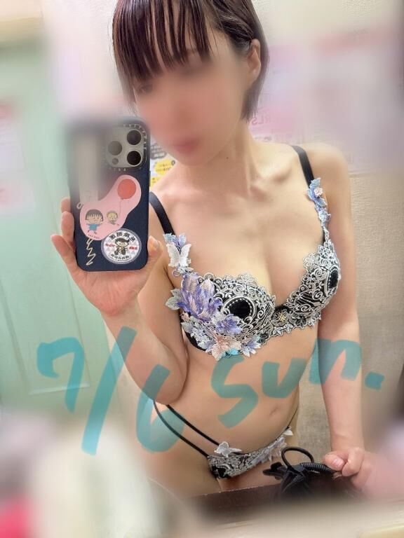 一人暮らししてる家に家族が来たの初めてでした。留守中だったけど。ベッドの下の引き出しに大人のおもちゃ入ってるから開けられてないといいな。