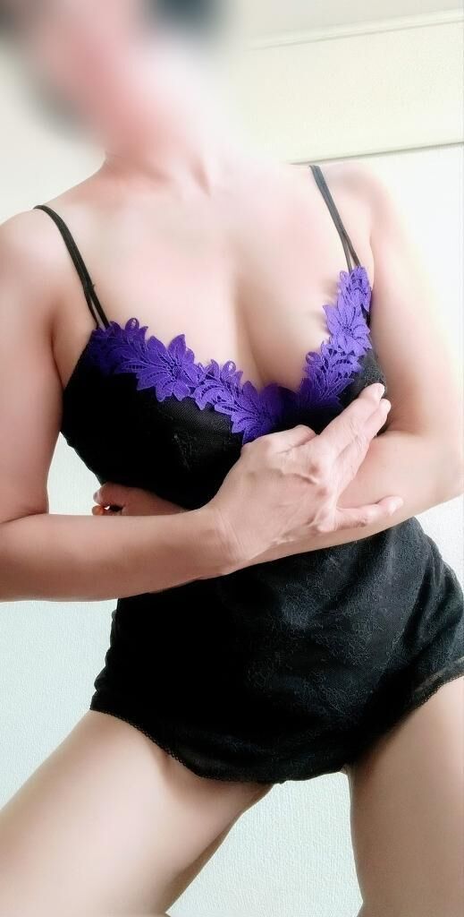 おはようございます黒木　明希子です&#9825;&#9825;今月静岡店出勤もあと3日&#9825;今日Am10:30から出勤のご報告です&#9825;
