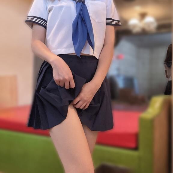ちらっ