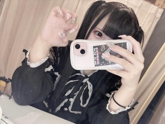 いてて