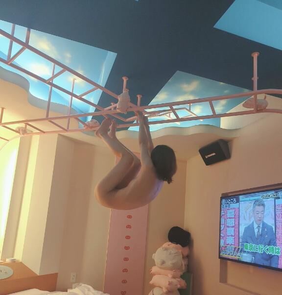 背中舐められるだけで