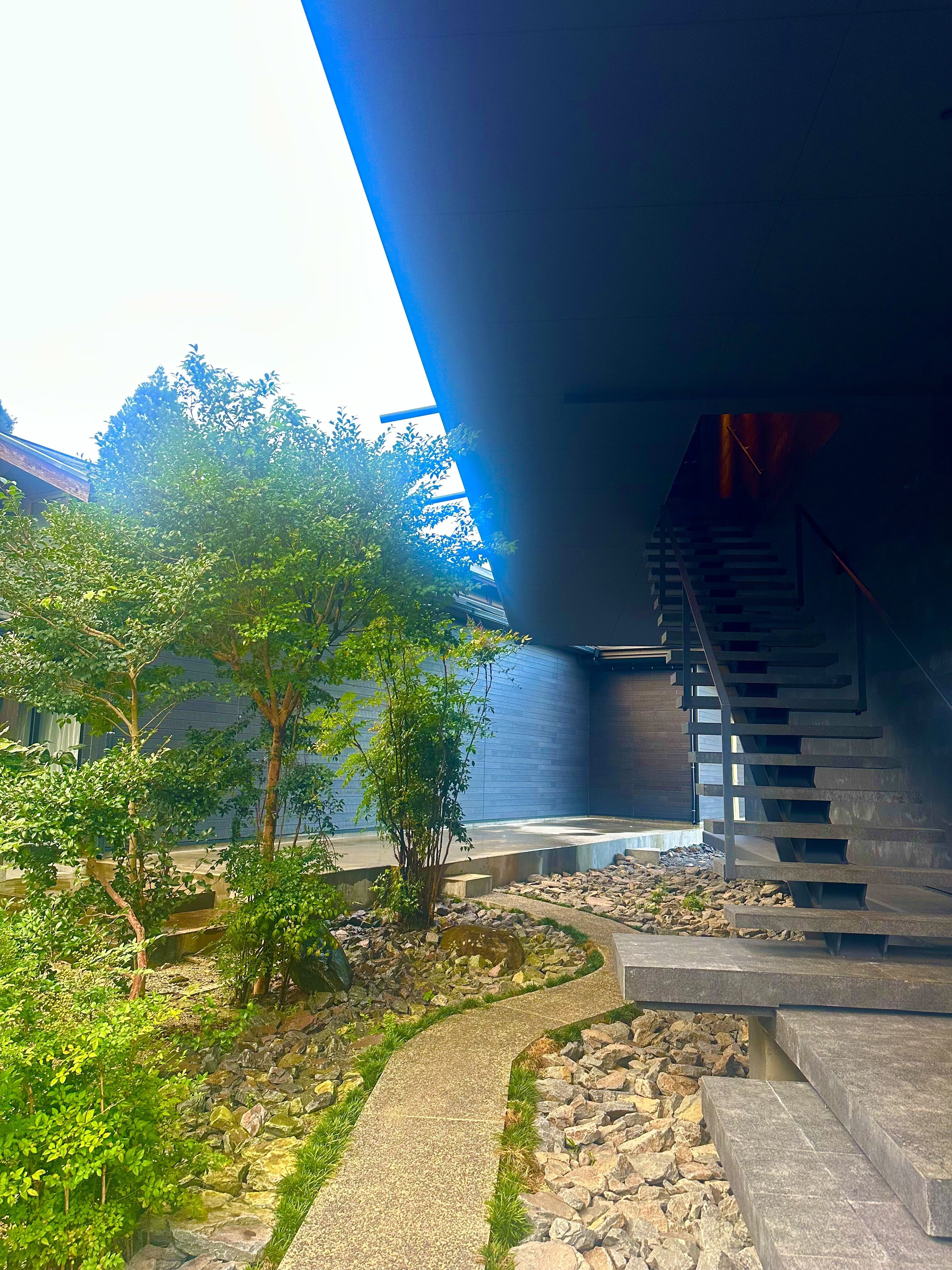 &#129494;&zwj;♀&#65039;