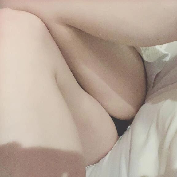 また