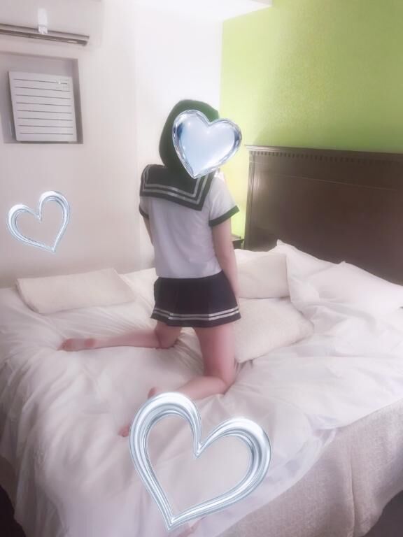 なんだろ(♡_  ♡ _♡)"