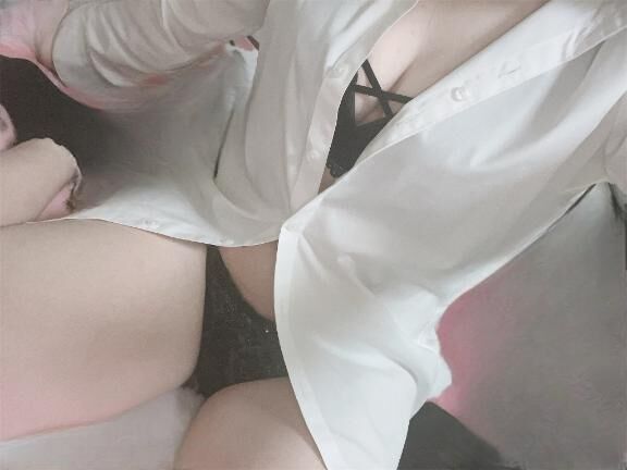 ちらっ♡