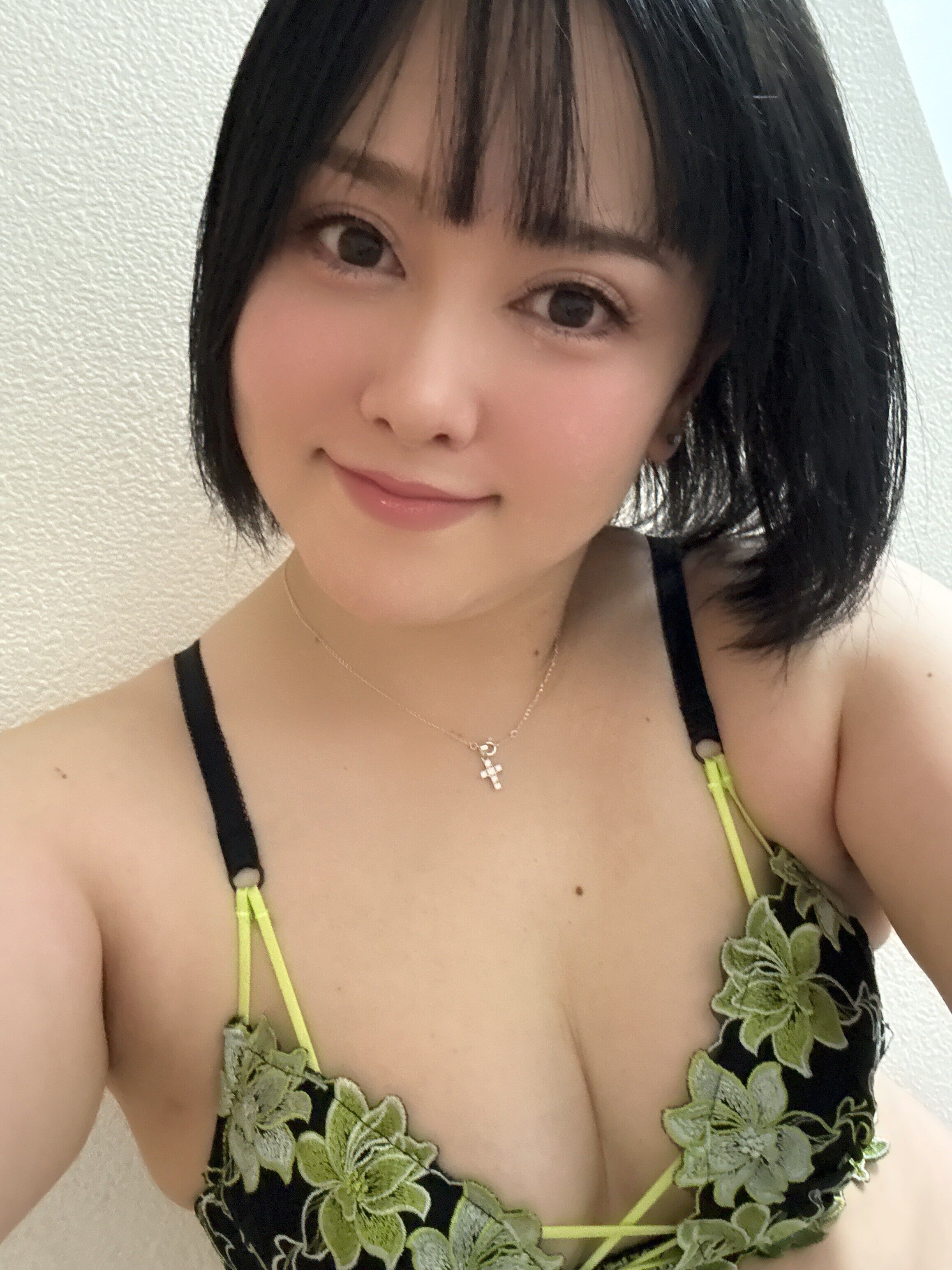 知り合って