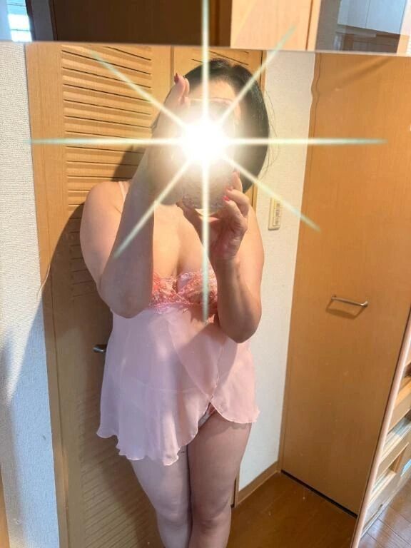 明日は休日です
