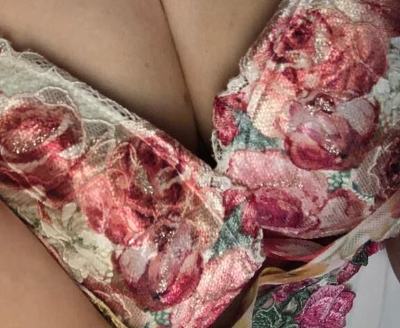 セクシーおっぱいフリーポスします&#9825;&#9825;