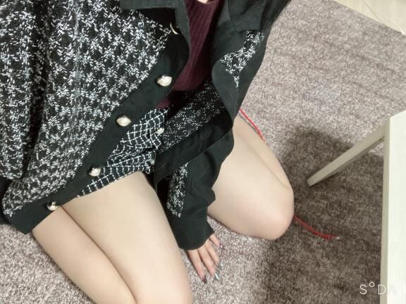 電線の五線譜で音符みたい