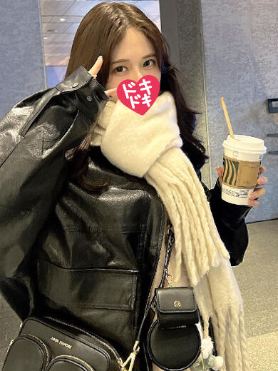 いきなりズボンとパンツ脱がして、、