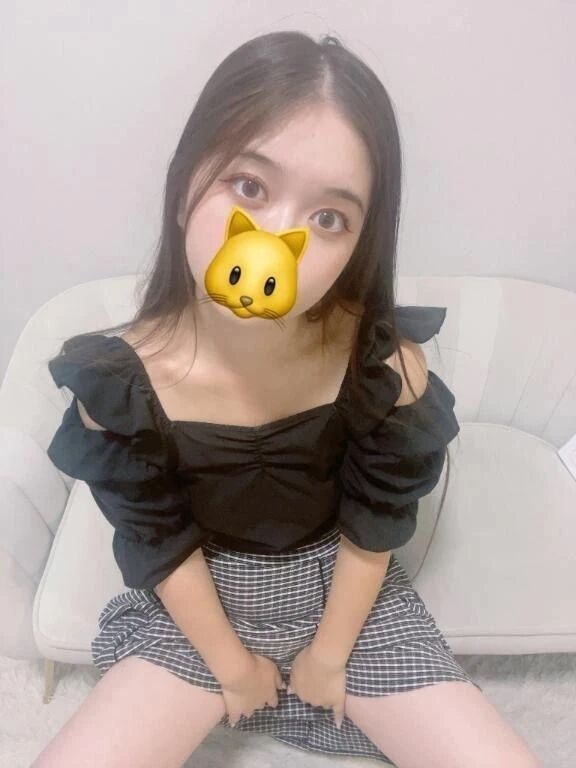 ロングスカートの下、見てみる…♡