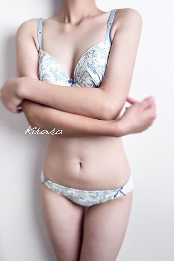天気はどんよりやけど、私に会えば晴れるよ&#x301C;&#9825;