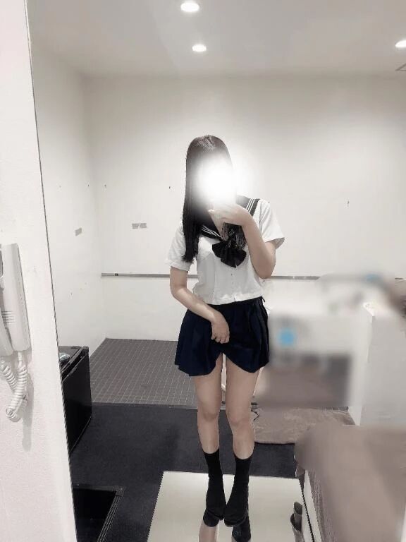 パンツ何色だと思う？