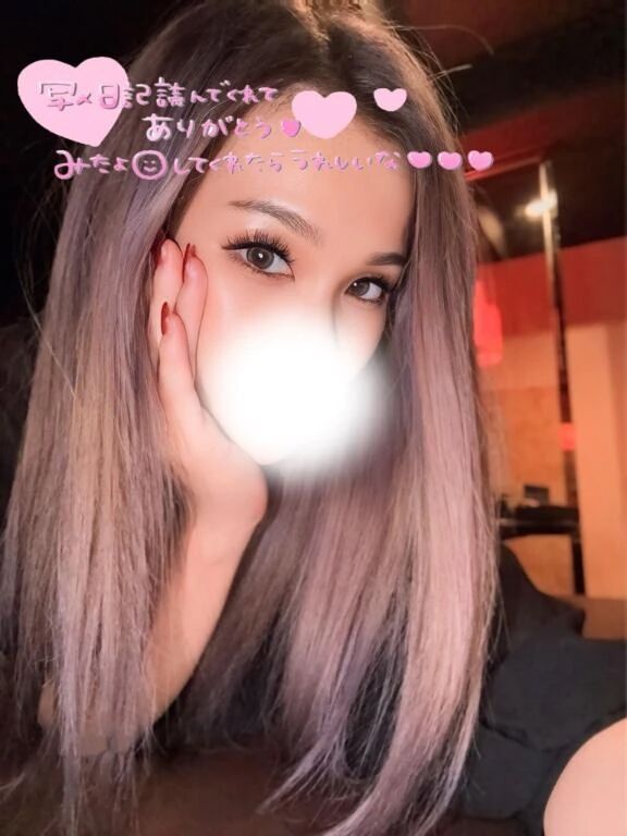 夜になると