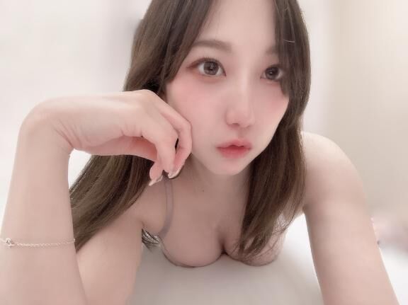 どんな濃厚接触&#10067;&#128173;&#128158;
