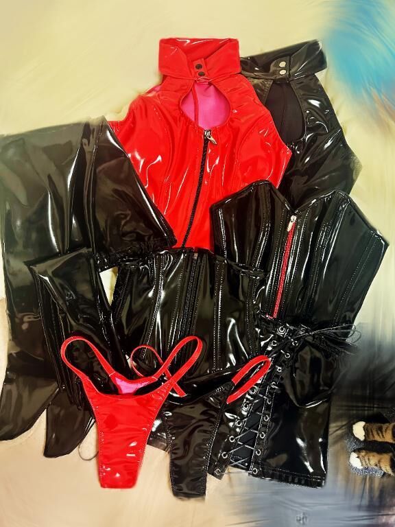 newエナメルコスチューム&#9825;