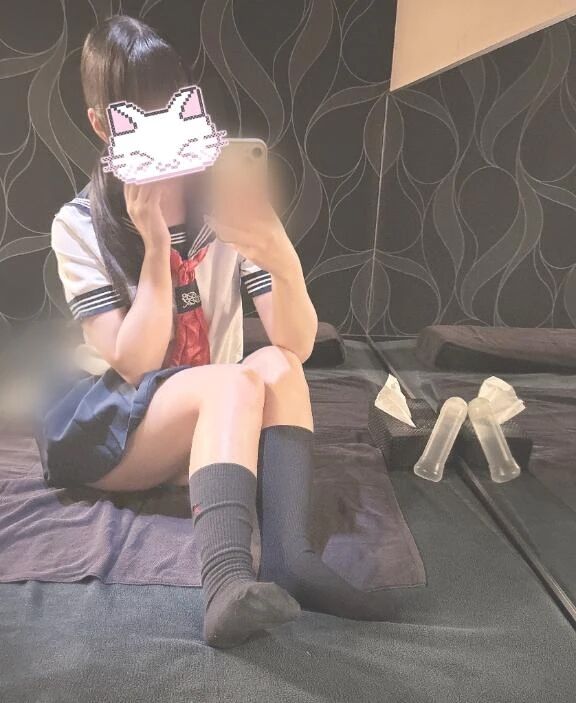 &#128105;&zwj;&#127891;