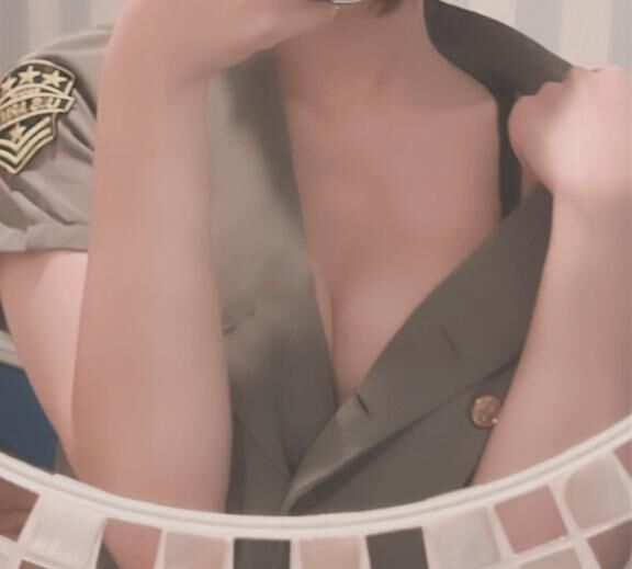 いてますっ♡♡今日はミリタリーコス♡