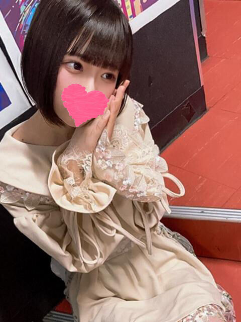 座位で向き合って